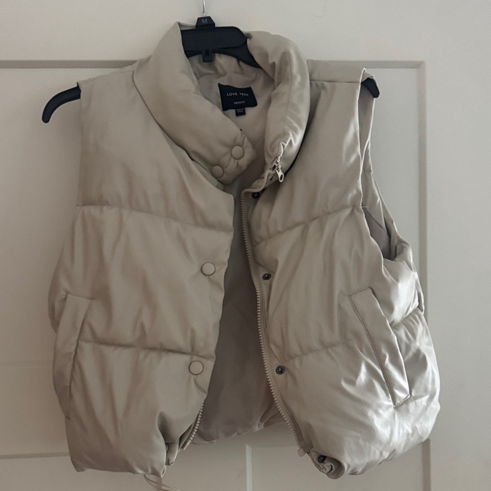 Love Tree Women's Beige Puffer Vest